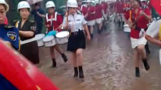 暴風驟雨中彰顯敬業精神