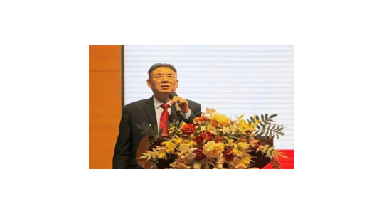 柴時鐘：校長教育思想對學校的發展至關重要