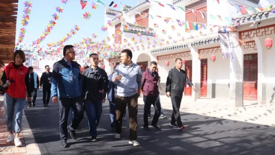 長(zhǎng)治市質(zhì)量技術(shù)監(jiān)督局副局長(zhǎng)邢懷忠蒞臨山西太行歡樂(lè)谷檢查游樂(lè)設(shè)施安全情況