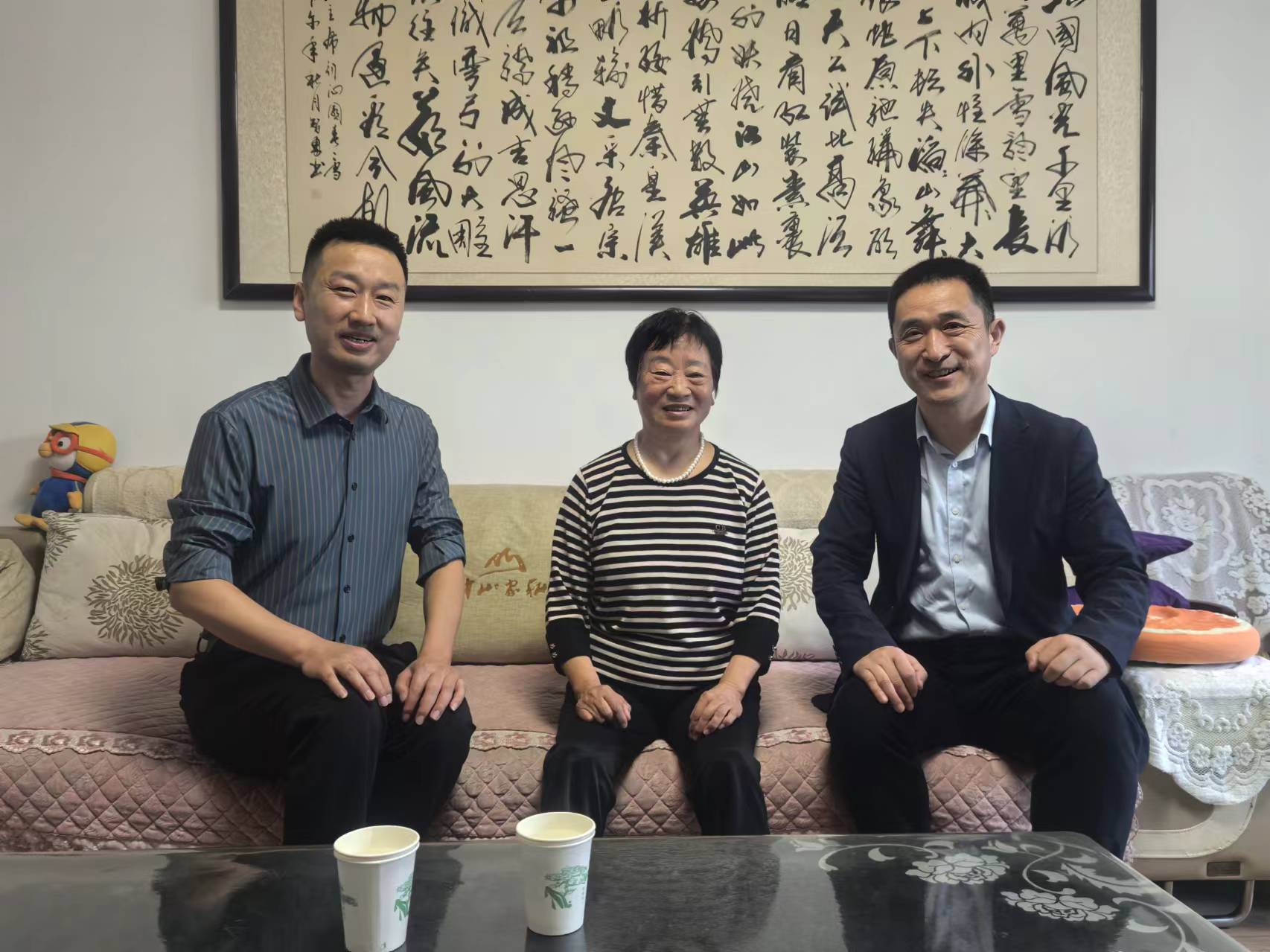 民建安陽市委會北校區支部重陽節慰問老會員 
