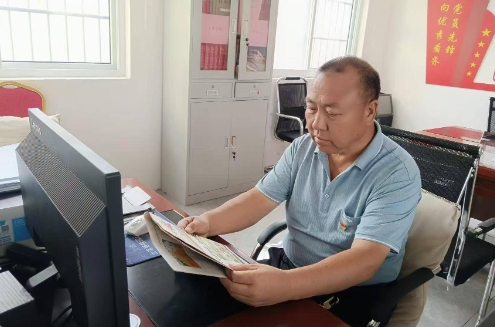 情系民生的擔(dān)當(dāng)楷模——記全國第十屆道德教育新聞人物 張國民