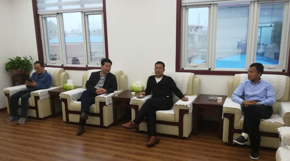 北京寫作學會文化藝術(shù)促進會執(zhí)行主席林臏一行到比干廟調(diào)研
