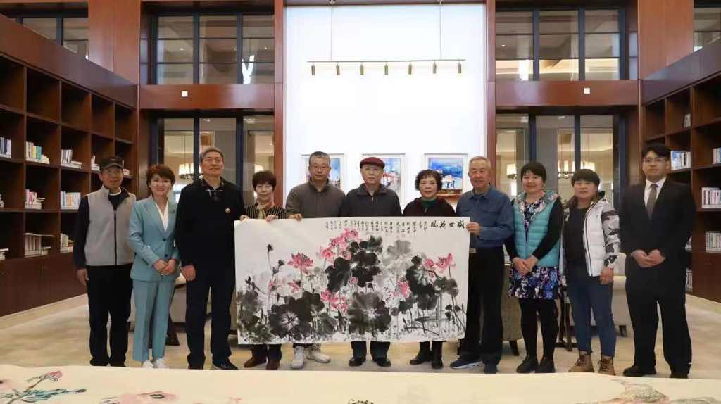 北京市東城區(qū)美術(shù)家協(xié)會(huì)系列采風(fēng)活動(dòng)在延慶舉行 北京市東城區(qū)美術(shù)家協(xié)會(huì)系列采風(fēng)活動(dòng)在延慶舉行