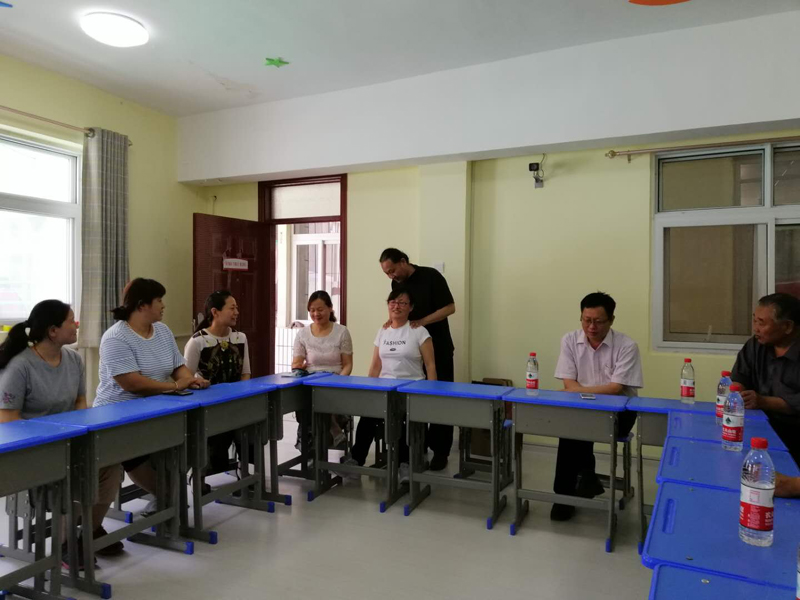 民建安陽(yáng)市第二支部到市育敏學(xué)校進(jìn)行慰問(wèn)