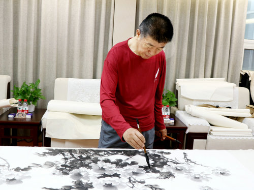 李偉民：以新時代藝術視角創作書畫之魂