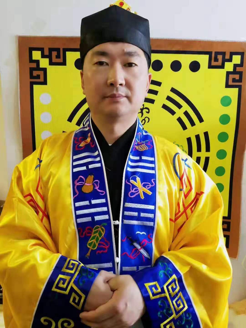 張齊山:道醫師、非藥物能量調理師 張齊山:道醫師、非藥物能量調理師