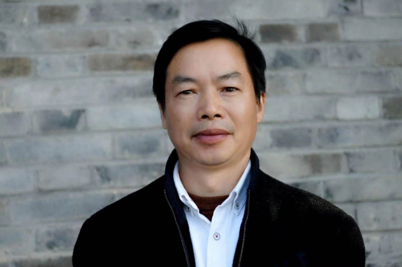 盧小夫：西散南國文學社總編