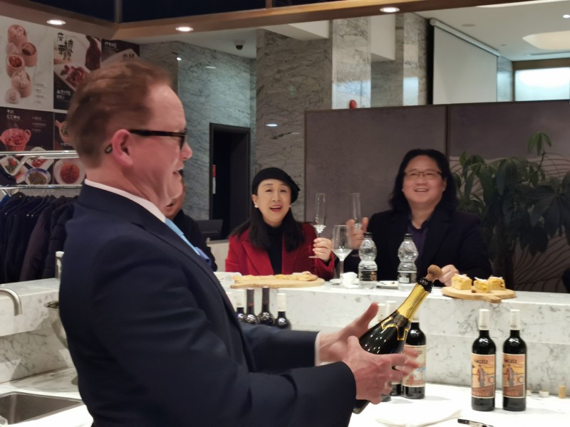 好萊塢中國打造“世界百強名人藝術家影像拍攝工程＂今天正式簽約